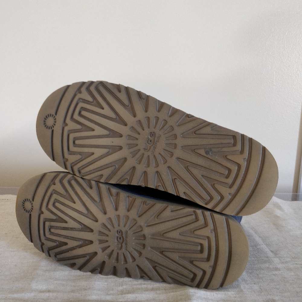 Ugg Bailey Button - image 6